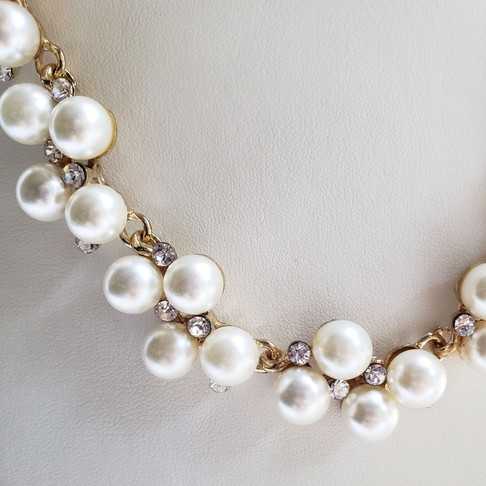 Faux Pearl and Rhinestone necklace - Picture 2 of 6